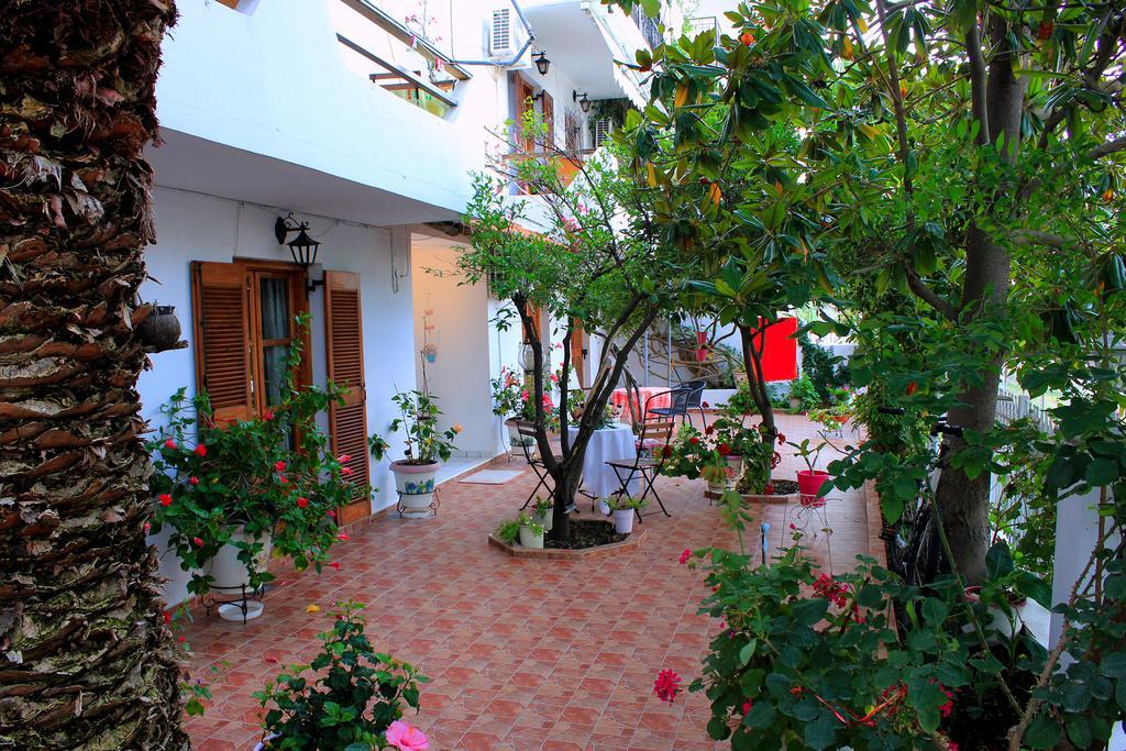 Vaya Zorba Studios Skiathos Chora Chambre photo